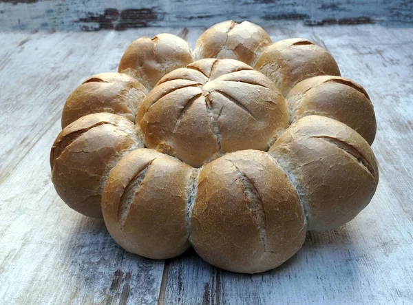 Pão Cercado Por Fundo Rústico — Fotografia de Stock