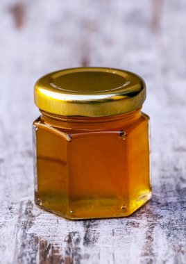 Etrafı taşralılarla çevrili fındıklı