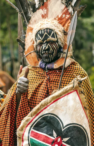 Nakuru Kenya Maio 2014 Retrato Guerreiro Queniano Com Rosto Tradicionalmente — Fotografia de Stock