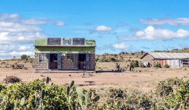 Naivasha, Kenya - Mayıs, 2014: Yayalar Naivasha Kenya, tipik alışveriş sokak sahne