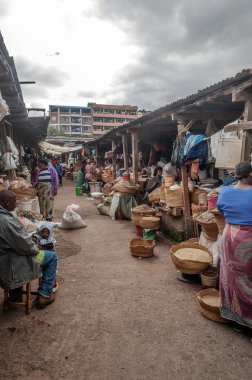 Arusha, Tanzanya - 21 Eylül 2014: Arusha tipik sokak sahne. Arusha Mount Meru Büyük Rift Vadisi Doğu şubesi ve Arusha Bölge başkenti altında bulunur.
