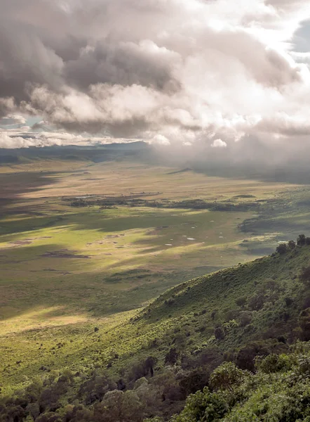 Bergen in Tanzania in de Ngorogoro-vallei — Stockfoto