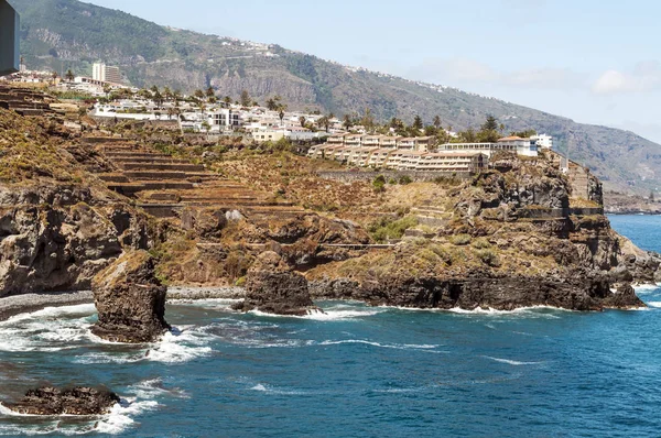 Wellen Brechen Den Felsen Auf Teneriffa Auf Den Kanarischen Inseln — Stockfoto