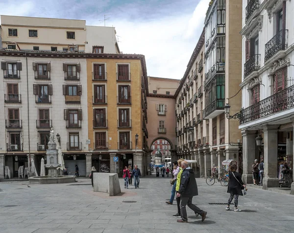 Madrid España Mayo 2014 Gente Anónima Caminando Por Las Calles — Foto de Stock