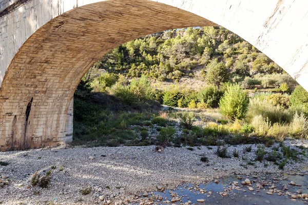 Roman Bridge Lagrasse South France Sunny Day — Stock Photo, Image