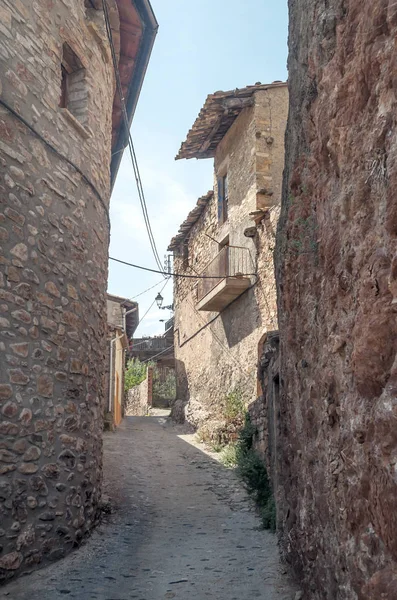 Village Rural Catalogne Avec Les Montagnes Des Pyrénées Arrière Plan — Photo