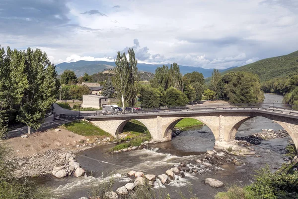 Ponte Sobre Rio Segre Catalunha Nas Montanhas Dos Pirenéus — Fotografia de Stock