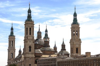 Yerebatan del Pilar Zaragoza İspanya Kuzey bulutlu bir günde