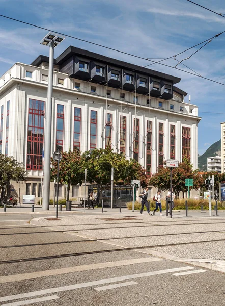 Grenoble Provence Francia Septiembre 2014 Gente Anónima Caminando Por Las — Foto de Stock