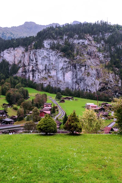 Casas Madeira Nos Alpes Suíços Dia Nublado — Fotografia de Stock