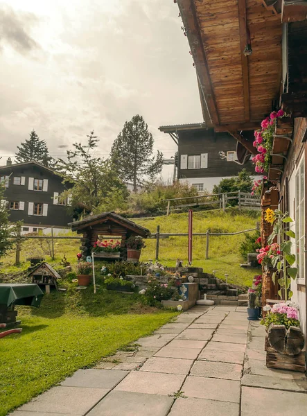 Drewniane Domy Górach Murren Szwajcarii Pochmurny Dzień — Zdjęcie stockowe