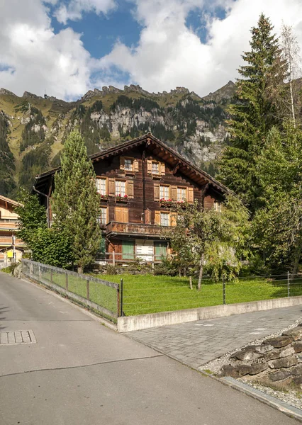 Casas Madeira Nas Montanhas Murren Suíça Dia Nublado — Fotografia de Stock