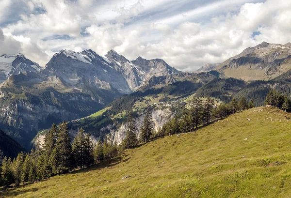Горы Муррена Швейцарии Облачный День — стоковое фото