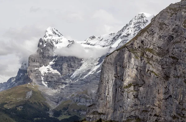 Горы Муррена Швейцарии Облачный День — стоковое фото