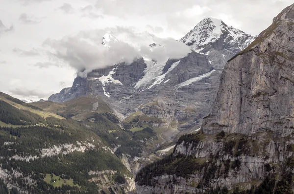 Bulutlu Bir Günde Sviçre Deki Murren Dağları — Stok fotoğraf