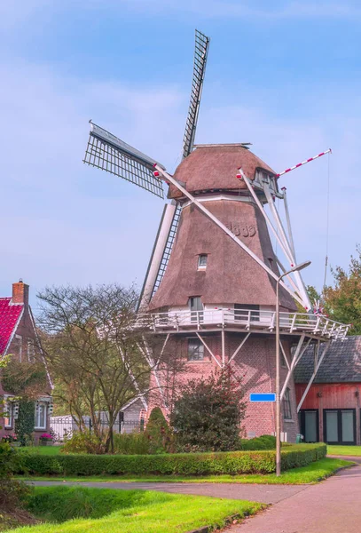 Mills Bulutlu Bir Günde Hollanda Kinderdijk — Stok fotoğraf