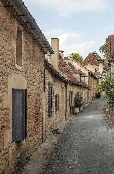 Das Mittelalterliche Dorf Aquitaine Mit Seinen Steinhäusern Südfrankreich Einem Bewölkten — Stockfoto