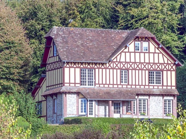 Εξοχικό Σπίτι Στη Γαλλία Μια Συννεφιασμένη Μέρα — Φωτογραφία Αρχείου