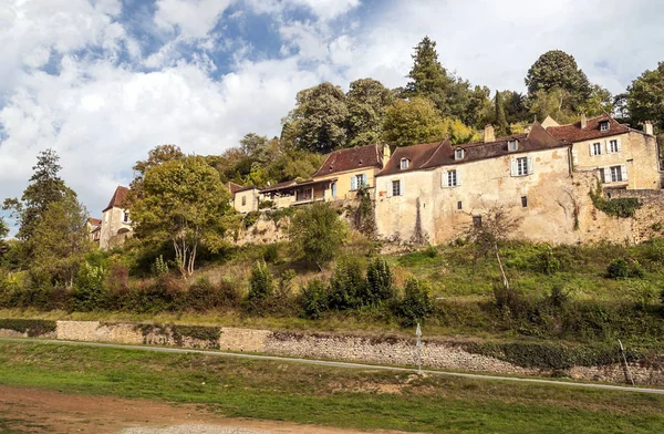 Das Mittelalterliche Dorf Aquitaine Mit Seinen Steinhäusern Südfrankreich Einem Bewölkten — Stockfoto