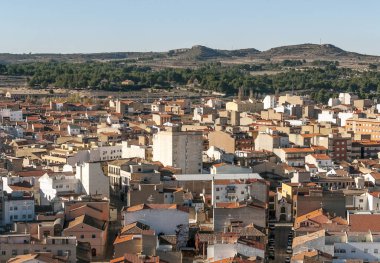İspanya 'daki Albacete dağlarında Almansa' nın havadan görünüşü.