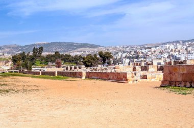 Güneşli bir günde Jerash Ürdün'de Roma arkeoloji kalır.