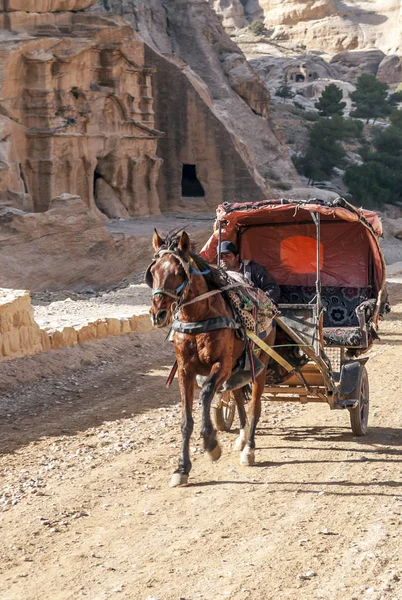 Petra Jordania Febrero 2015 Turistas Petra Jordania Petra Sitio Arqueológico — Foto de Stock