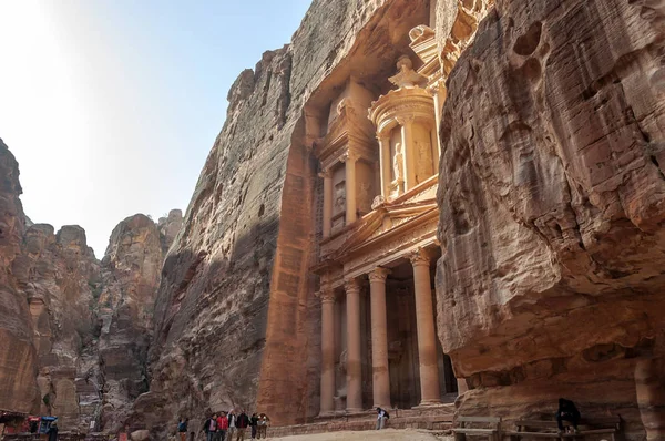 Petra Jordánsko Únor 2015 Turisté Petry Jordánsku Petra Důležitá Archeologická — Stock fotografie