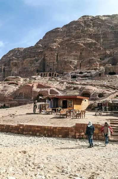 Петра Йорданія Лютий 2015 Туристів Петра Йорданії Petra Важливим Археологічна — стокове фото