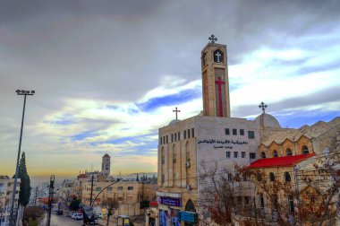 Amman, Ürdün-Şubat 2015. Jordan Asya başkenti Amman bulutlu bir günde.