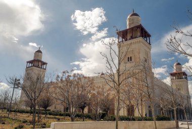 Güneşli bir günde Jordan'ın başkenti Amman'da el-Hüseyni Camii. İki ince minare işaretlemek el-Hüseyni Camii (erişimi olmayan Müslümanlar için yasak), varlığı en şehirde ve Osmanlı tarzı, her ne kadar 1924 yılında yeniden inşa edildi venerated