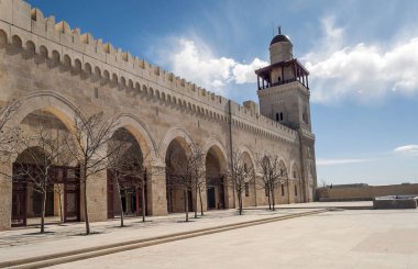Güneşli bir günde Jordan'ın başkenti Amman'da el-Hüseyni Camii. İki ince minare işaretlemek el-Hüseyni Camii (erişimi olmayan Müslümanlar için yasak), varlığı en şehirde ve Osmanlı tarzı, her ne kadar 1924 yılında yeniden inşa edildi venerated