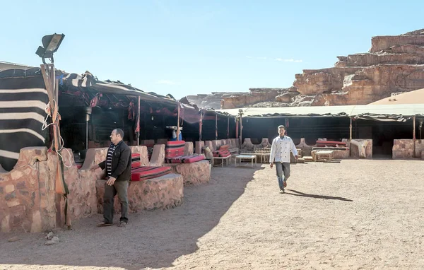 Ama Rum Jordanie Février 2015 Touristes Dans Désert Wadi Rum — Photo