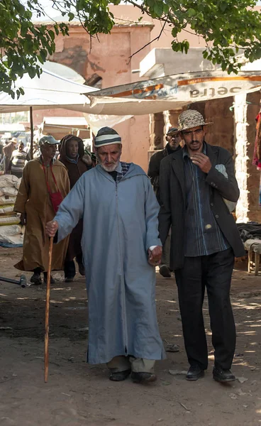 Marrakesh Morocco Julho 2015 Ruas Marraquexe Com Pessoas Anónimas Atravessá — Fotografia de Stock