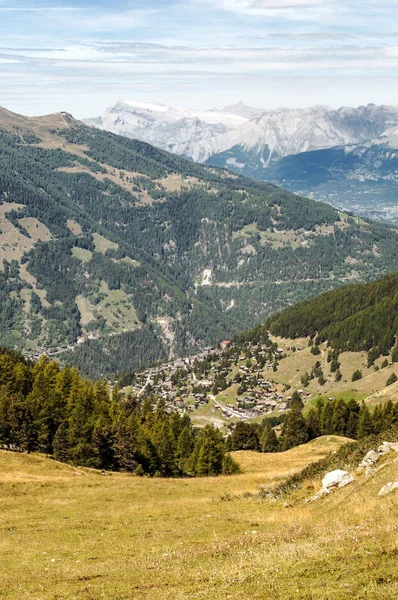 Montañas Los Alpes Suizos Valle Saint Luc Día Soleado — Foto de Stock