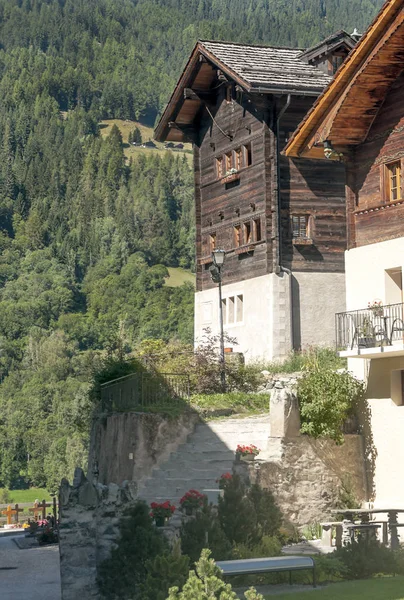 Casas Madera Los Prados Los Alpes Suizos Valle Saint Luc —  Fotos de Stock