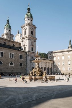 Salzburg, Avusturya-Eylül 2015. Salzburg Avusturya, Salzburg ve eşsesli bölge, bir bu ülke hangi dokuz ayrılmıştır (Bundesland) federal devletin başkenti'dördüncü en kalabalık şehridir. Onun adı tekneler t geliyor