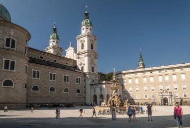 Salzburg, Avusturya-Eylül 2015. Salzburg Avusturya, Salzburg ve eşsesli bölge, bir bu ülke hangi dokuz ayrılmıştır (Bundesland) federal devletin başkenti'dördüncü en kalabalık şehridir. Onun adı tekneler t geliyor