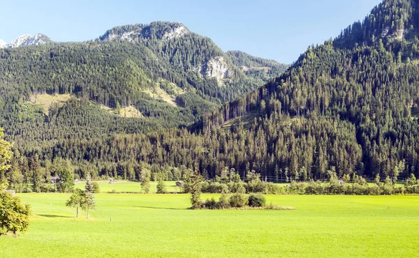 Góry Austriackich Alpach Słoneczny Dzień — Zdjęcie stockowe