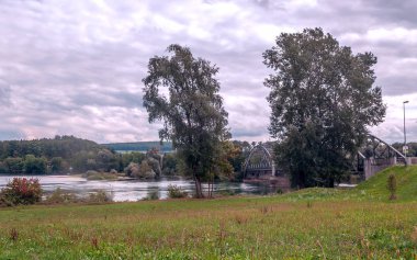 Stein bir Rhein İsviçre İsviçre Alpleri'nde dağlar güneşli bir günde.