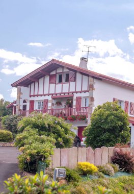 Ainhoa bir yerlesim ve Fransız komün Aquitaine ve tarihsel Bask Fransız toprakları Labort bölgesinin Pyrnes Atlantiques bölümünde yer alan olduğunu.