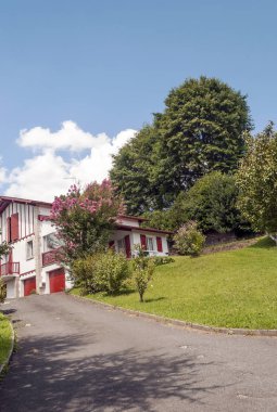 Ainhoa bir yerlesim ve Fransız komün Aquitaine ve tarihsel Bask Fransız toprakları Labort bölgesinin Pyrnes Atlantiques bölümünde yer alan olduğunu.