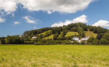 Stein bir Rhein İsviçre İsviçre Alpleri'nde dağlar güneşli bir günde.