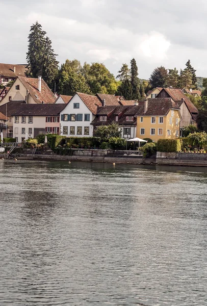 Stein am Rhein bir komün ve tarihsel Swiss canton, Konstanz Gölü aşırı Batı kıyısında Doğu eksklav bulunan Schaffhausen, Kanton şehridir. Kuzeybatı Hemishofen, Komün için northeas ile sınırlar