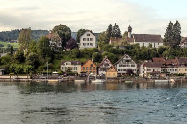 Stein am Rhein bir komün ve tarihsel Swiss canton, Konstanz Gölü aşırı Batı kıyısında Doğu eksklav bulunan Schaffhausen, Kanton şehridir. 