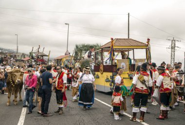 La Orotava, Tenerife, İspanya-Haziran 2016. San Isidro Labrador, La Orotava hac. Festivalin Ulusal Turizm ilgi bildirilir ve Corpus Christi sonra kutlanmaktadır. On yedinci yüzyılda kökenli Hac, thr çalışır