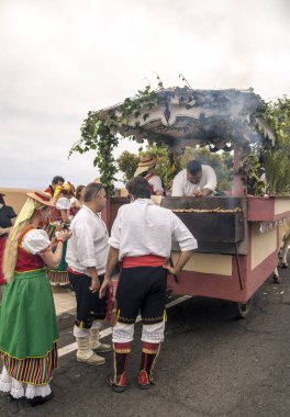 La Orotava, Tenerife, İspanya-Haziran 2016. San Isidro Labrador, La Orotava hac. Festivalin Ulusal Turizm ilgi bildirilir ve Corpus Christi sonra kutlanmaktadır. On yedinci yüzyılda kökenli Hac, thr çalışır