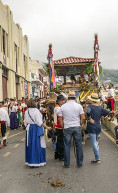 La Orotava, Tenerife, İspanya-Haziran 2016. San Isidro Labrador, La Orotava hac. Festivalin Ulusal Turizm ilgi bildirilir ve Corpus Christi sonra kutlanmaktadır. On yedinci yüzyılda kökenli Hac, thr çalışır