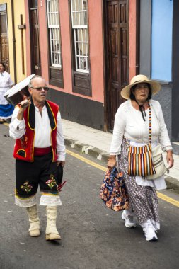 La Orotava, Tenerife, İspanya-Haziran 2016. San Isidro Labrador, La Orotava hac. Festivalin Ulusal Turizm ilgi bildirilir ve Corpus Christi sonra kutlanmaktadır. On yedinci yüzyılda kökenli Hac, thr çalışır