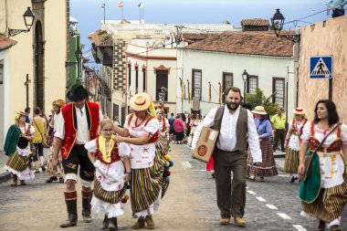La Orotava, Tenerife, İspanya-Haziran 2016. San Isidro Labrador, La Orotava hac. Festivalin Ulusal Turizm ilgi bildirilir ve Corpus Christi sonra kutlanmaktadır. On yedinci yüzyılda kökenli Hac, thr çalışır