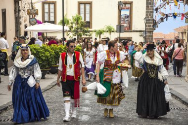 La Orotava, Tenerife, İspanya-Haziran 2016. San Isidro Labrador, La Orotava hac. Festivalin Ulusal Turizm ilgi bildirilir ve Corpus Christi sonra kutlanmaktadır. On yedinci yüzyılda kökenli Hac, thr çalışır